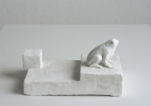 Staty av liten groda av Bianca Maria Barmen